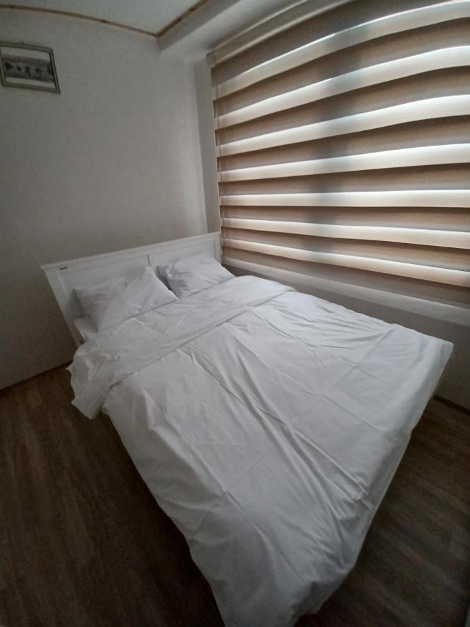 J&J Guesthouse Jeonju Esterno foto
